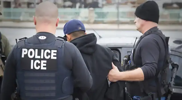 Minneapolis cambia las redadas del ICE: agentes deberán usar cámaras corporales desde ahora.