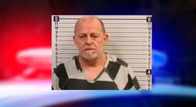 Walmart de Paragould: arrestan a hombre involucrado en atropello y fuga de peligrosa escena.