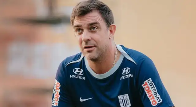 Pablo Guede y su gesto en Alianza Lima. Pablo Guede y su gesto en Alianza Lima.