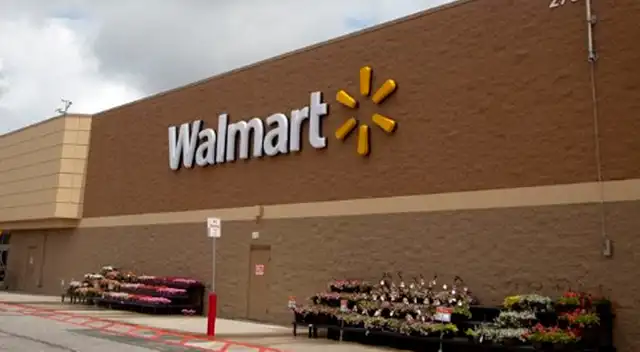 Walmart: reportan accidente que provocó el cierre de esta importante calle en Seargent Prentiss Drive.
