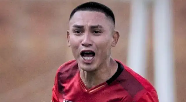 Jean Deza fue presentado en sorpresivo equipo tras su frustrado fichaje a Sport Boys Jean Deza fue presentado en sorpresivo equipo tras su frustrado fichaje a Sport Boys