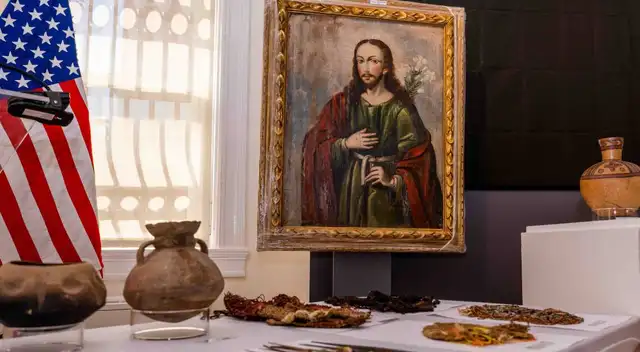 El FBI, junto al Ministerio de Cultura y la Embajada de Perú, restituyó 48 bienes culturales.