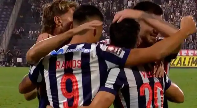 Jairo Vélez anota el 8-0 de Alianza Lima a Cusco FC.