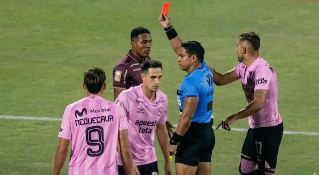 José Carabalí es expulsado en el Universitario vs Sport Boys José Carabalí es expulsado en el Universitario vs Sport Boys