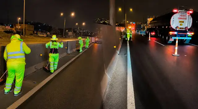 EMAPE ejecuta trabajos en la Panamericana Norte para reforzar la seguridad en la vía. EMAPE ejecuta trabajos en la Panamericana Norte para reforzar la seguridad en la vía.
