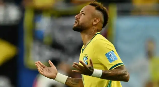Neymar jugó 20 minutos ante Escocia.  