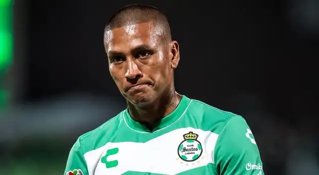 Pedro Aquino recibió fuerte medida de Santos Laguna tras bajo rendimiento Pedro Aquino recibió fuerte medida de Santos Laguna tras bajo rendimiento