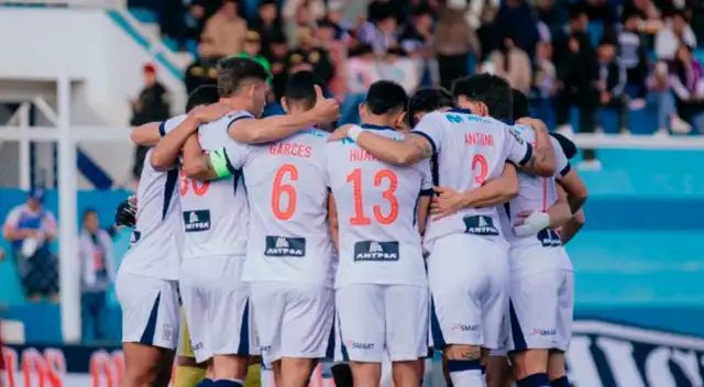 Ex campeón con Alianza Lima dio duro comentario sobre la interno del club blanquiazul. Foto: Alianza Lima