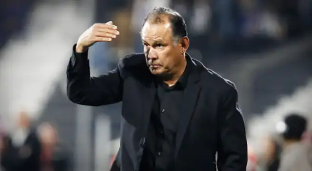 Juan Reynoso, ex DT de Perú y Universitario, suena para firmar por club campeón Juan Reynoso, ex DT de Perú y Universitario, suena para firmar por club campeón