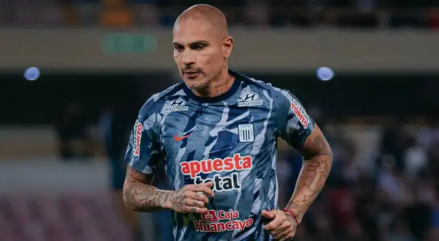 Paolo Guerrero anuncia en redes sociales que fue víctima de la delincuencia.