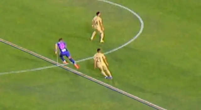 Gol anulado a Kevin Quevedo por presunto fuera de juego