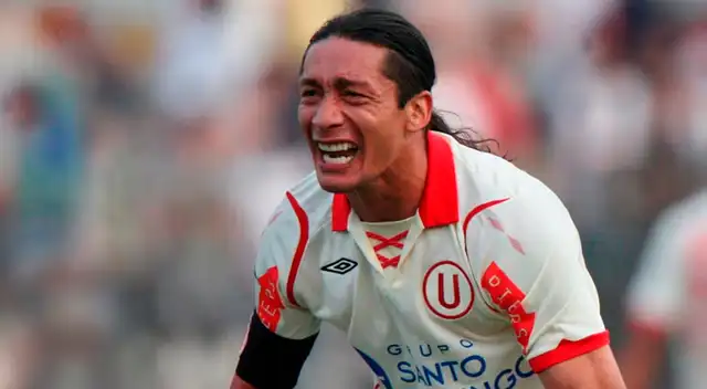 Carlos Galván fue capitán de Universitario en las temporadas 2008, 2009, 2010 y 2011 Carlos Galván fue capitán de Universitario en las temporadas 2008, 2009, 2010 y 2011