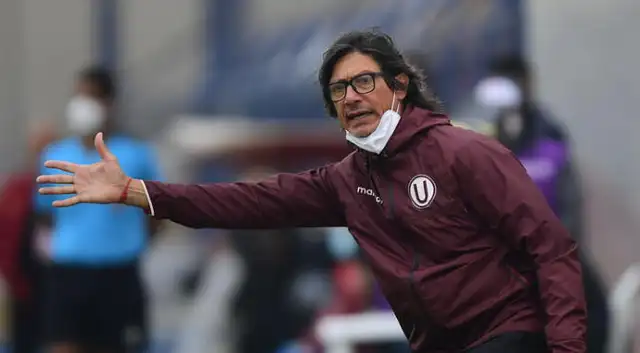 Ángel Comizzo con Universitario de Deportes.   