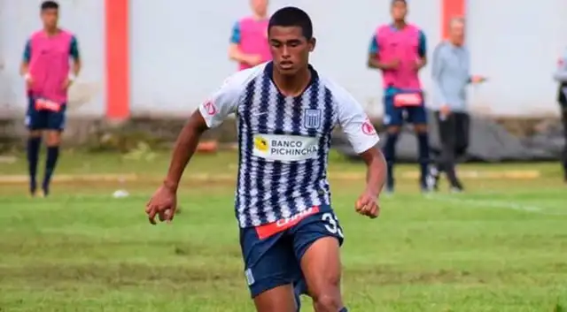 Kluiverth Aguilar con Alianza Lima en 2019.   