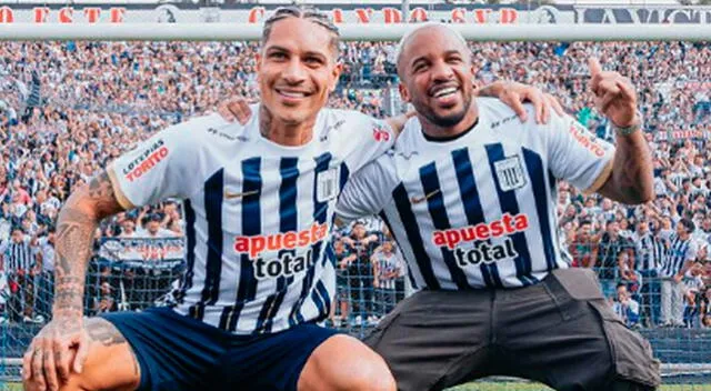 Jefferson Farfán en la presentación de Paolo Guerrero en Alianza Lima.