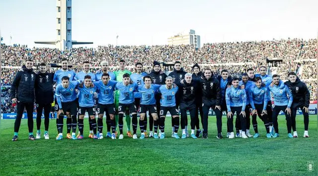 Uruguay en el Centenario de Montevideo a estadio lleno