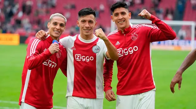  <strong>Antony Matheus dos Santos</strong>, <strong>Lisandro Martínez</strong> y Edson Álvarez en Ajax.   