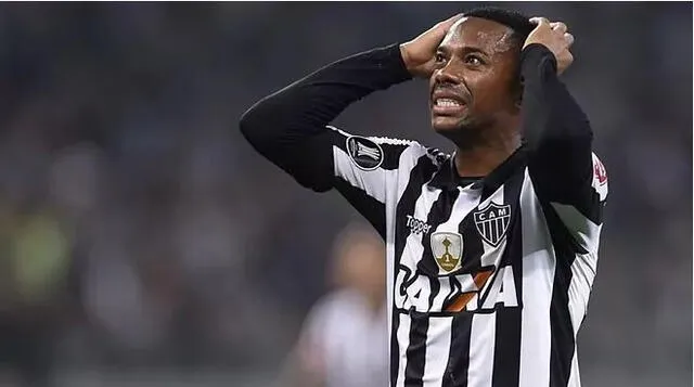 Robinho tiene una condena pendiente   