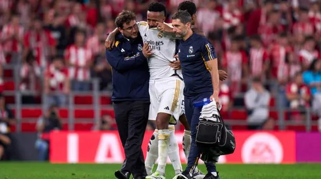 Militao se retiró entre aplausos en el San Mamés   