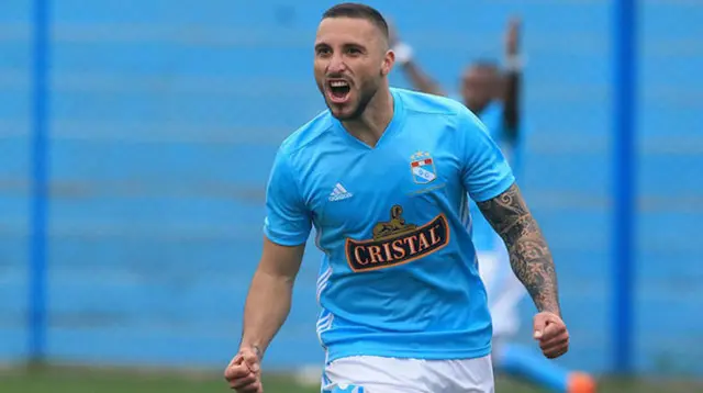 <strong>Emanuel Herrera</strong>   