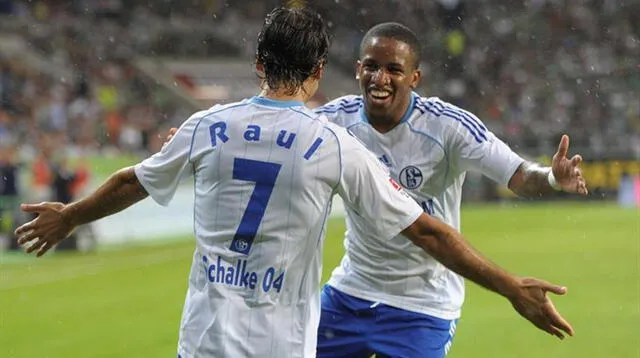 Farfán y Raúl hacían diabluras en el Schalke 04   