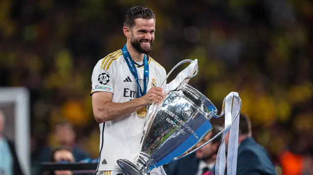 Nacho con la 'Orejona'   