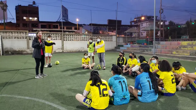 Fútbol femenino en Perú Fútbol femenino en Perú