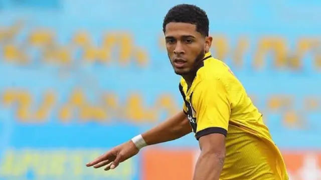 aron sanchez aron sanchez