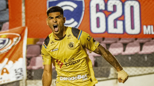 Futbolista Luis Ramos en Cusco FC.  