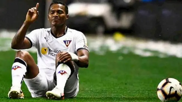 Antonio Valencia   