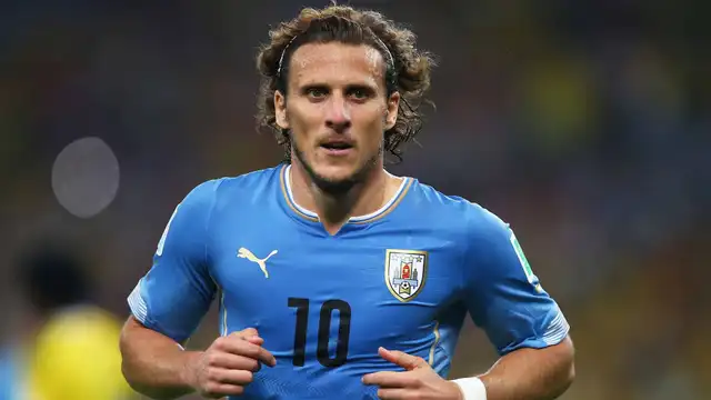 Diego Forlán ganó la Copa América 2011 y el Balón de Oro en el Mundial 2010 con Uruguay Diego Forlán ganó la Copa América 2011 y el Balón de Oro en el Mundial 2010 con Uruguay