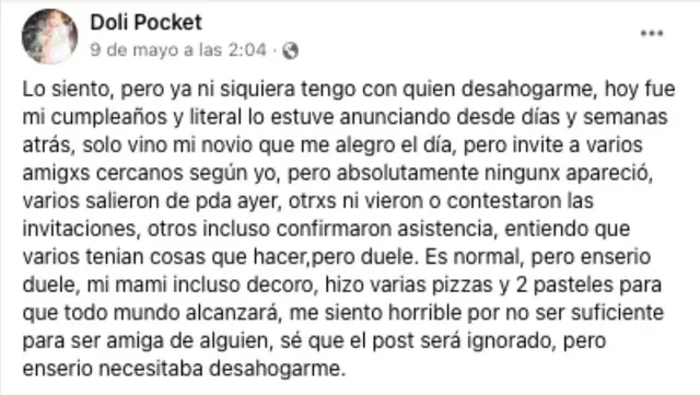 Joven cumpleaños nadie viene dos tortas