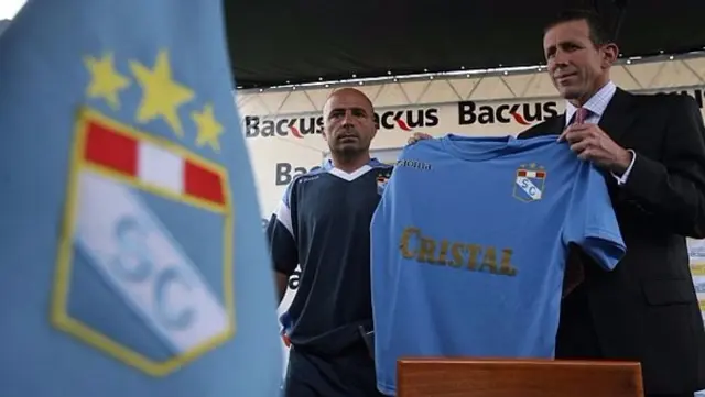  Jorge Sampaoli como DT de Sporting Cristal.   