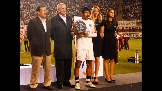 <strong>Edison Flores fue elegido como el mejor jugador del partido</strong>   