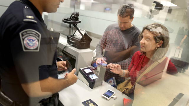 Puede la CBP revisar tu teléfono