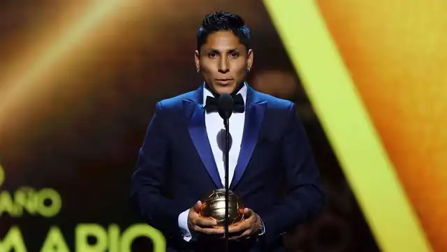 Raúl Ruidíaz, Universitario, Balón de Oro