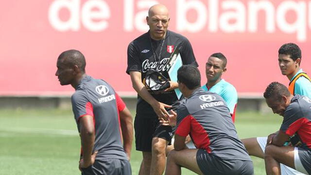 Roberto Mosquera en la Videna como DT de Perú Roberto Mosquera en la Videna como DT de Perú