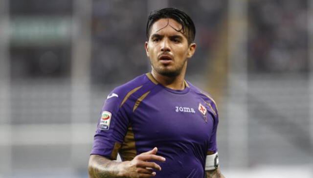Juan Manuel Vargas con la Fiorentina de Italia   