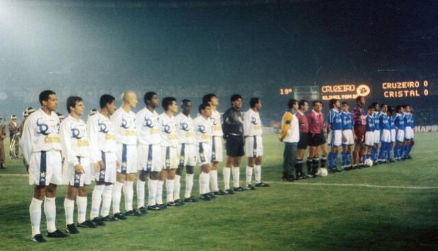 Sporting Cristal vs. Cruzeiro en la final de la Copa Libertadores de 1997   