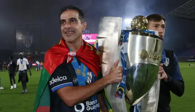 Renato Paiva campeón con IDV