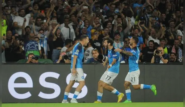 Napoli goleó al Liverrpool   