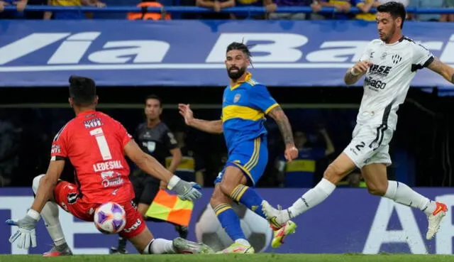 Boca Juniors vs Central Cordoba.