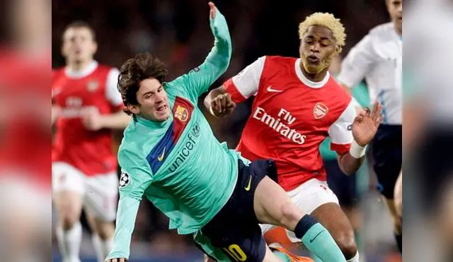 Alexander Song, ex Arsenal, fichó en el 2012 por el Barcelona y no pudo ofrecer ni la mitad del nivel mostrado en Inglaterra.