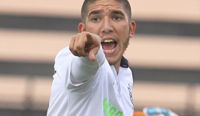 Santiago Silva le anotó 4 goles en igual cantidad de partidos a Universitario en 2014.