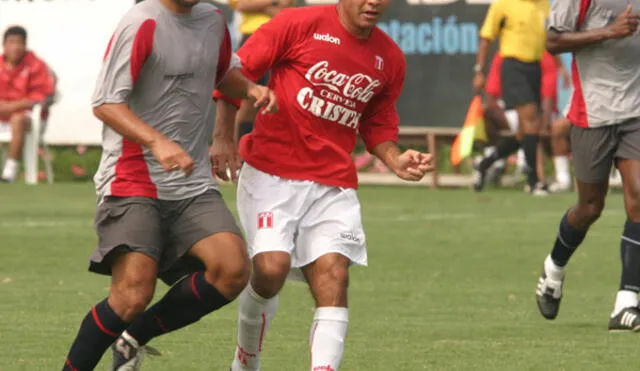 Selección Peruana: Ysrael Zúñiga anunció su retiro del fútbol vistiendo la camiseta del FBC Melgar