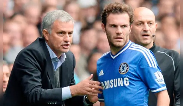 José Mourinho y Juan Mata durante su etapa en el Chelsea.