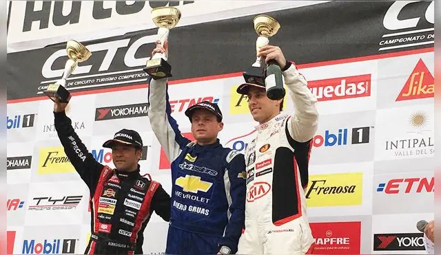“Koba”, Fuller y Tassara en el podio del autódromo de Tacna. ¡bien!