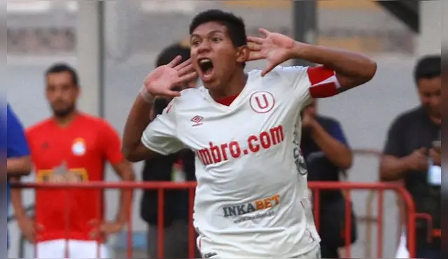 Édison Flores celebra su gol a Sporting Cristal que le dio el título del Apertura a Universitario.
