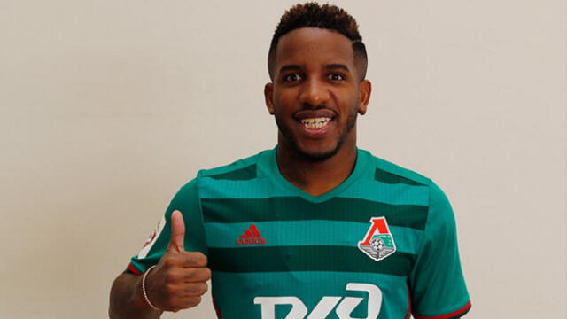 Jefferson Farfán donará una gran cantidad de víveres a los damnificados de los huaicos. Jefferson Farfán donará una gran cantidad de víveres a los damnificados de los huaicos.