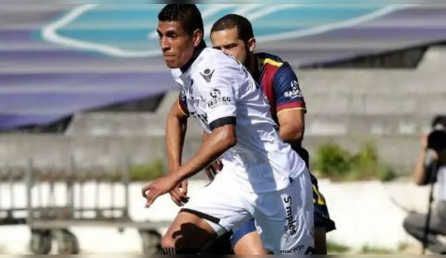 Paolo Hurtado fue incluido en el equipo ideal de la liga de Portugal
